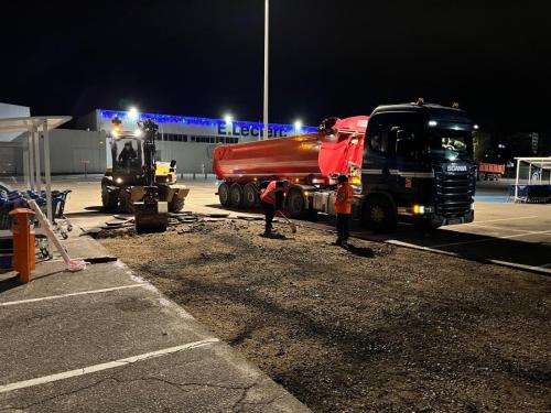 AMENAGEMENTS EXTERIEURS ENROBES DE NUIT LECLERC MEYZIEU