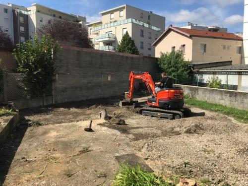 AMENAGEMENTS EXTERIEURS ENROBES COUR DE COPROPRIETE - ACCES DIFFICILE