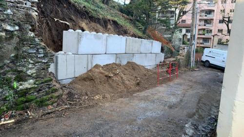 AMENAGEMENTS EXTERIEURS - MUR PROVISOIRE SUITE EFFONDREMENT CALUIRE