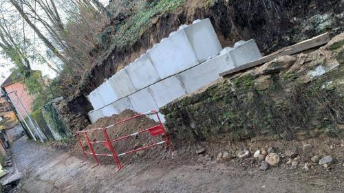 AMENAGEMENTS EXTERIEURS - MUR PROVISOIRE SUITE EFFONDREMENT CALUIRE