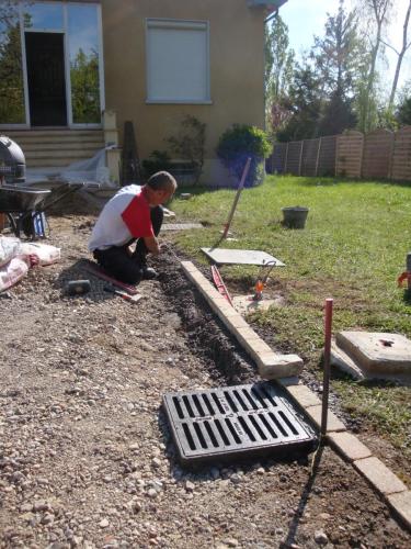 AMENAGEMENTS EXTERIEURS PAVES - CHEMIN EN PAVES - ENTREE EN ENROBE